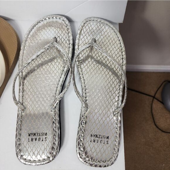 Stuart Weitzman - Picture 1 of 3